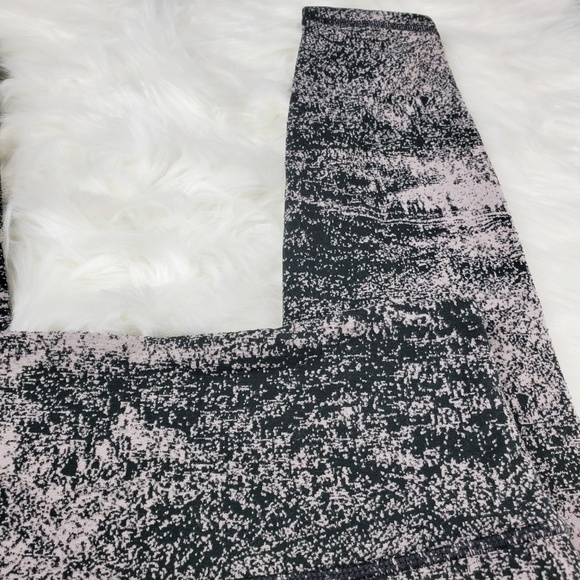 NWT Athleta Black Elation Glades 7/8 Leggings - Picture 6 of 8